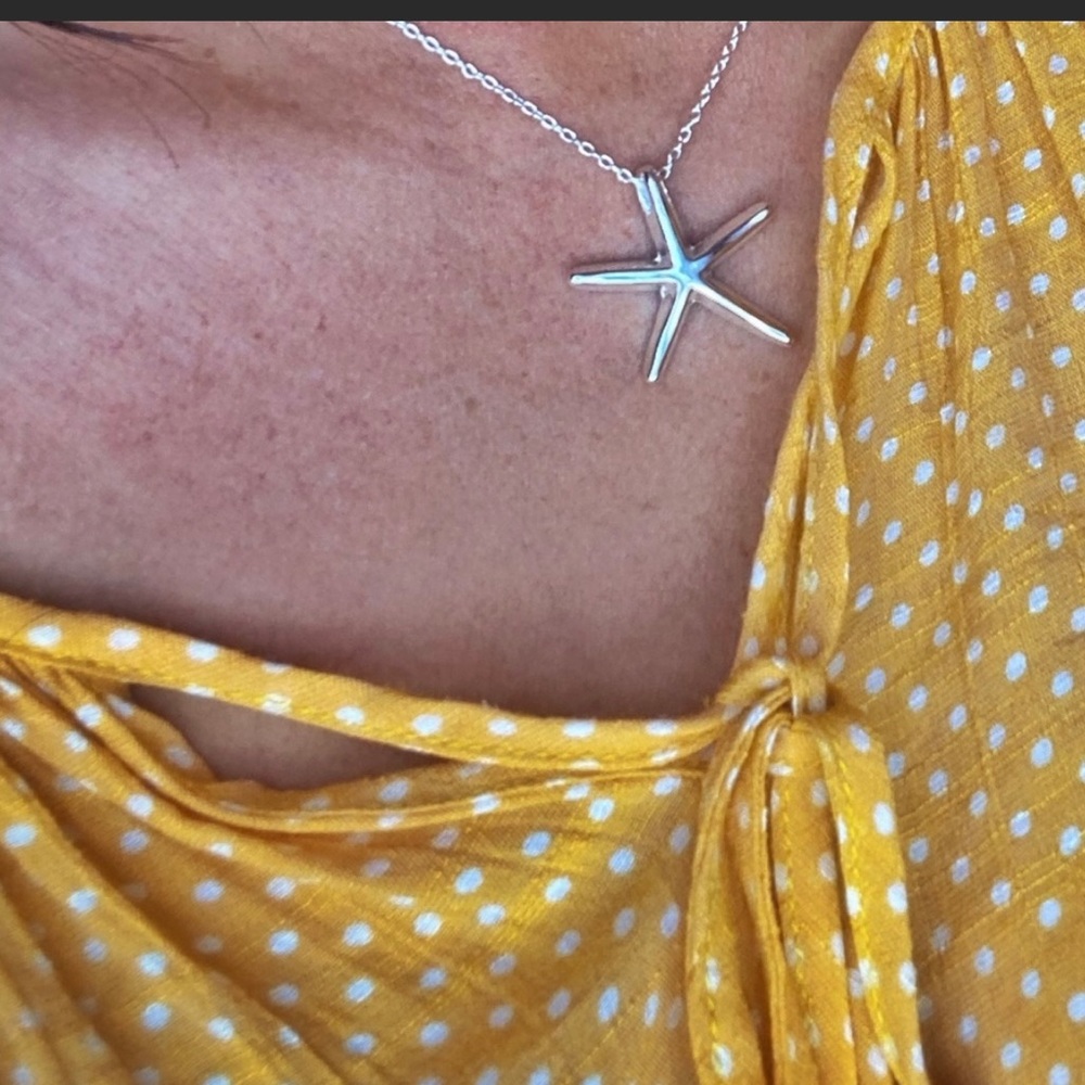 Sterling silver starfish pendant and chain .925